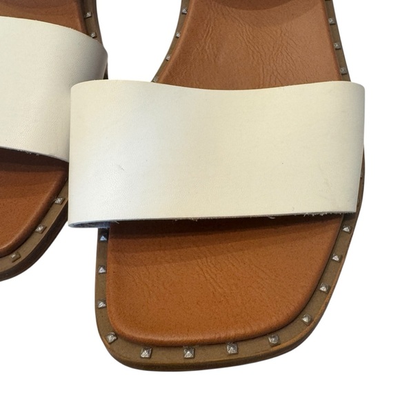 Steve Madden Deedy Flat Sandal, Size 10 - Picture 3 of 7